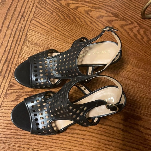 NEW Bettye Muller GENUINE leather open tie sandles.Black size 7M cut out design - Picture 2 of 9